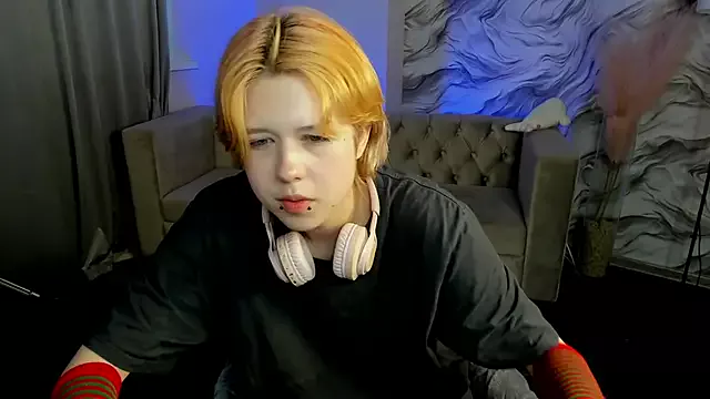 Offline CarolineRichter on StripChat