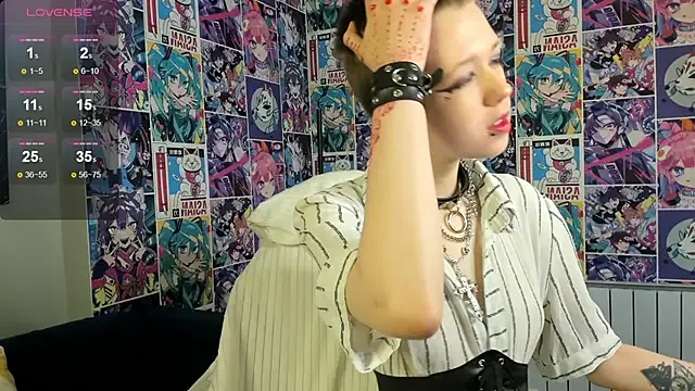 Offline CarolineRichter on StripChat