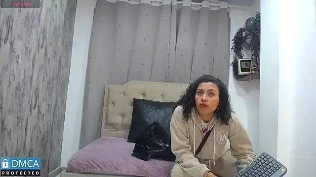 Offline CarolRodriguez_ on StripChat