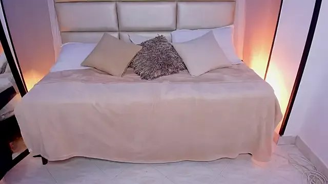 cat_kitty18_ on StripChat