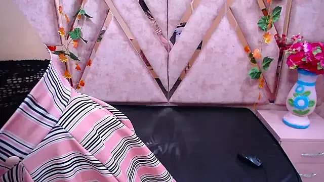 CataleyaLars20 on StripChat