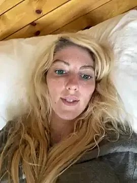 CelestialRuby on StripChat