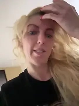 CelestialRuby on StripChat