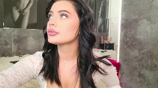 celia_chanel on StripChat