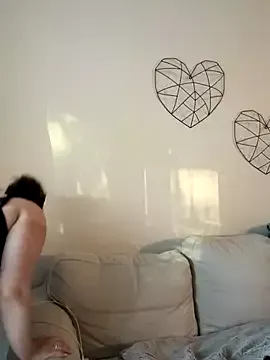 Offline Celinaax on StripChat