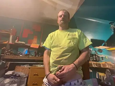 charactrzero on StripChat