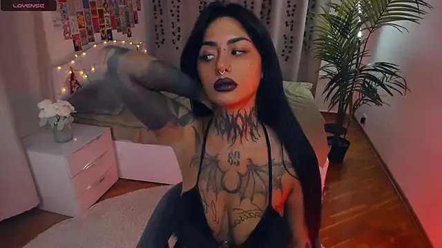 CharimgSabrina on StripChat