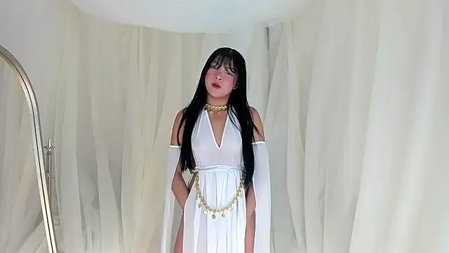 Charlothe_capell on StripChat