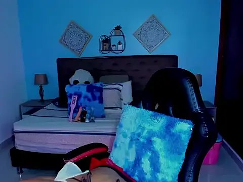 charlotte_bronte on StripChat