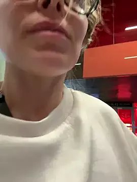 Charming_Daphny on StripChat