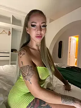 CheekyChels on StripChat 