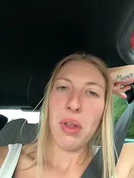 Freechat CheekyChelseaX on StripChat