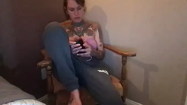 Offline chelseasmiles on StripChat