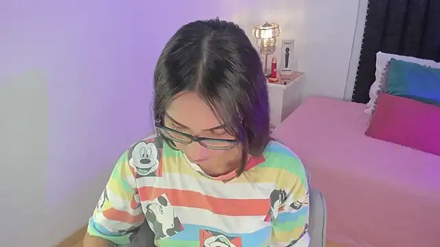 cherrylady_02 on StripChat