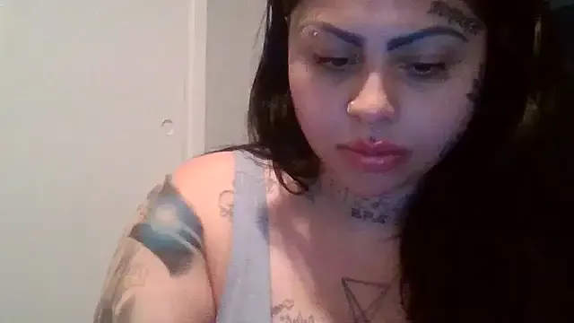 Offline chicanachic13 on StripChat