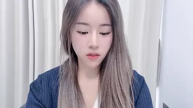 Offline chloe-01 on StripChat