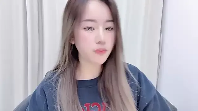 Offline chloe-01 on StripChat