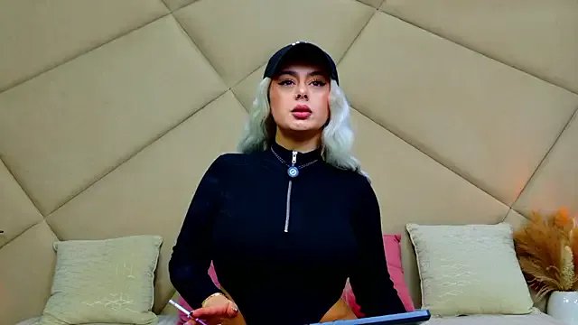 ChloeFrost — Clit play