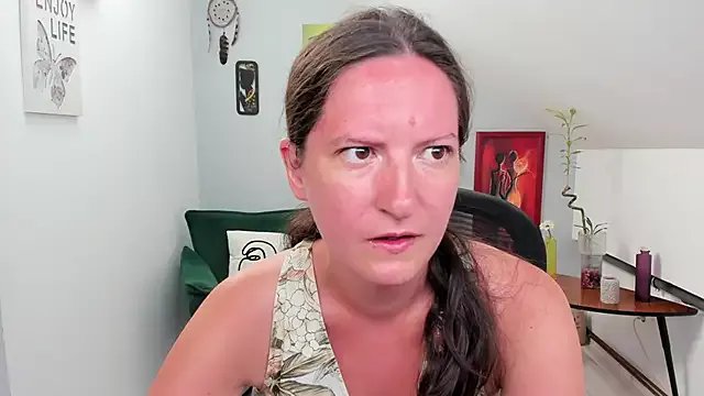 ChloeHottyX on StripChat