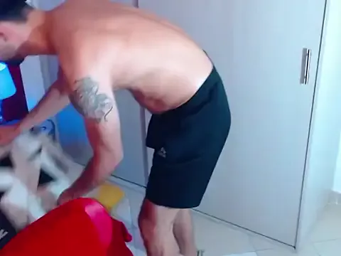 Offline CindyandCarlo on StripChat