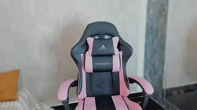 Offline Cleopatra_Fit on StripChat