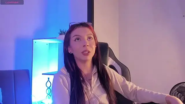 CleoWhite on StripChat