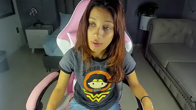 cora_22 on StripChat