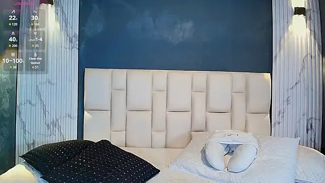 CORAL_FOX on StripChat