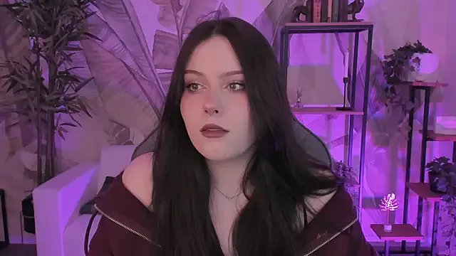 CoraMiel on StripChat