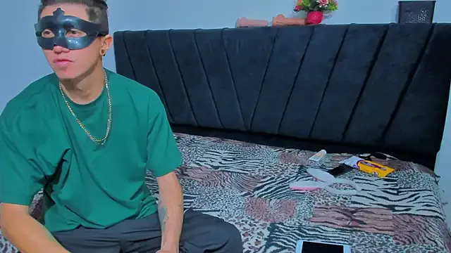 Offline COUPLE25_33 on StripChat