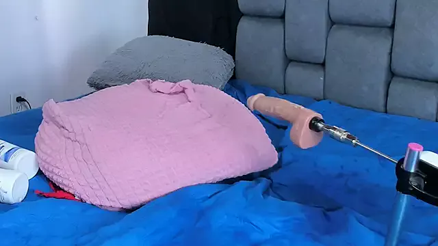 Offline Couple_Gold69 on StripChat