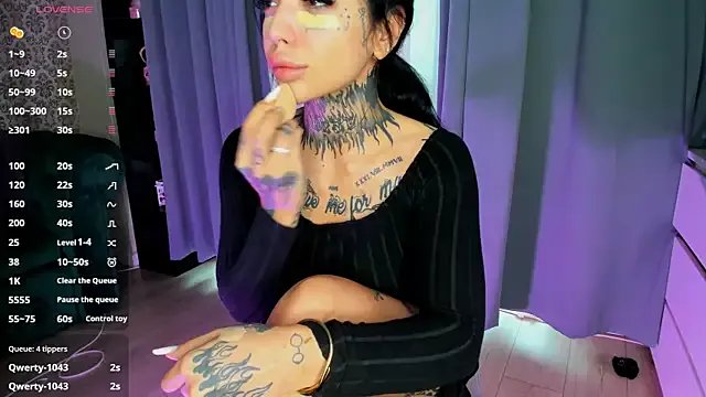 CreamyInkky_ on StripChat