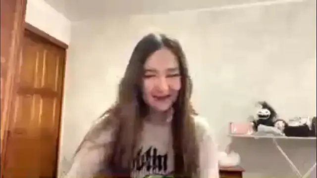 CrunchBerries — Lick the camera to show my tongue