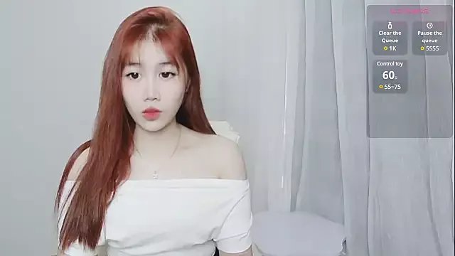 Crystal_Lea on StripChat