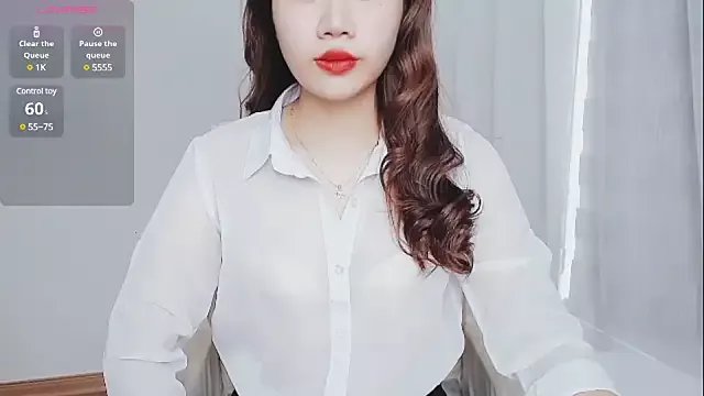 Crystal_Lea on StripChat