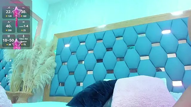 crystal_sm on StripChat