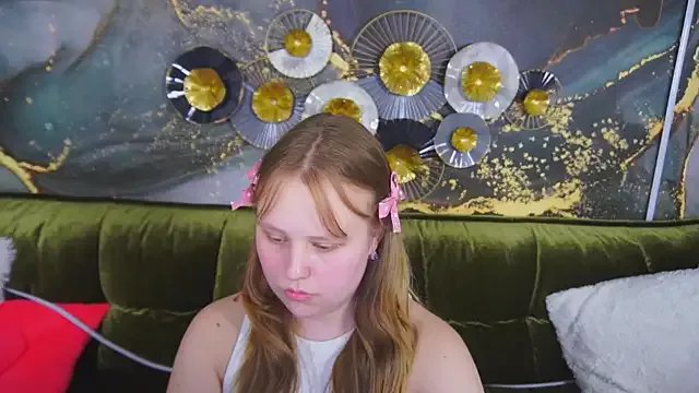 CrystallPaws on StripChat