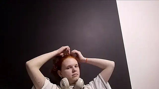 CurlaPettyBom on StripChat