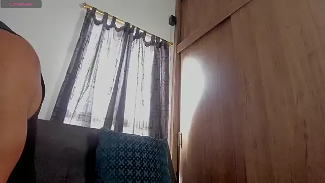 Offline curt_xxx on StripChat