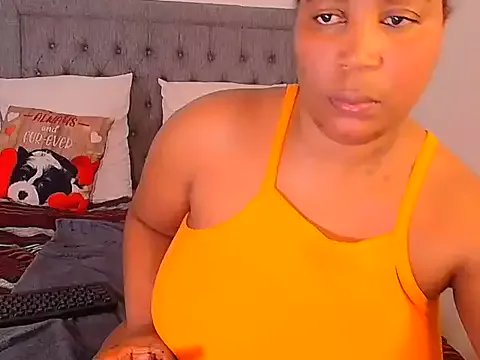 CurveyChocClitX5 on StripChat