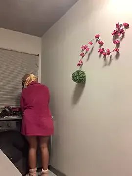 CurvyDesire1 on StripChat