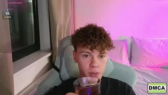 cute_thomas on StripChat