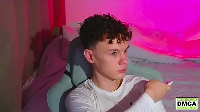 cute_thomas on StripChat