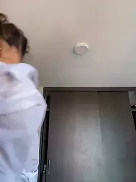 cuteluci_ on StripChat