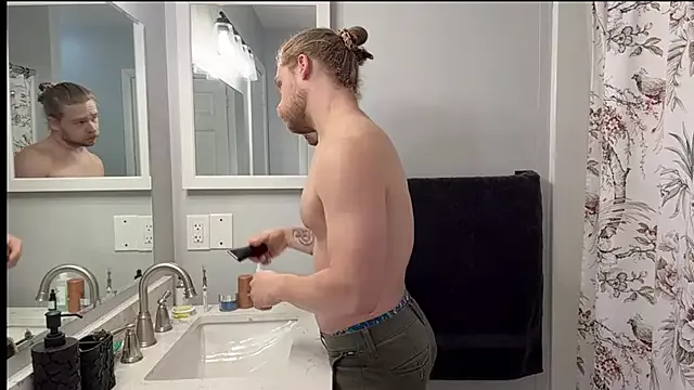 Offline DaddydayDrinkzz on StripChat