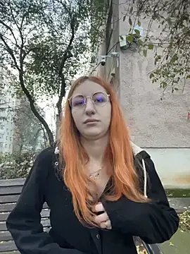 DaddysLittleSlutfox on StripChat