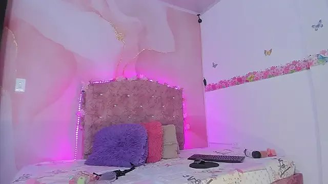 Daisy__rose on StripChat