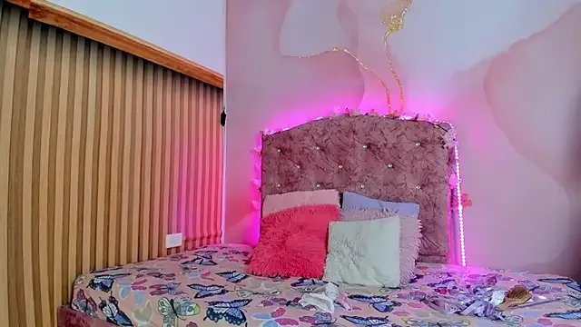 Daisy__rose on StripChat