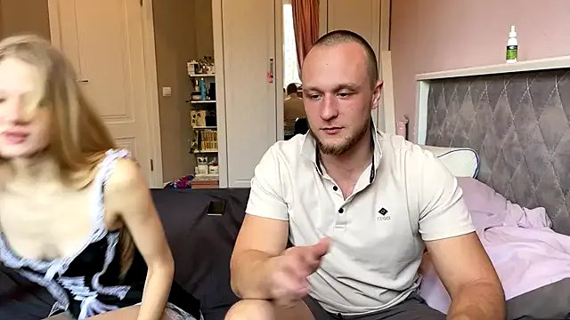 Daisy_Couple on StripChat