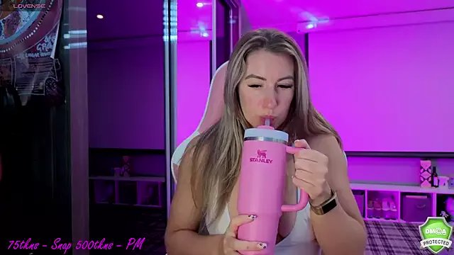 Daisydelicious on StripChat